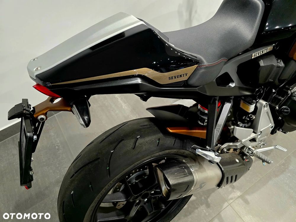 Honda CB - 23