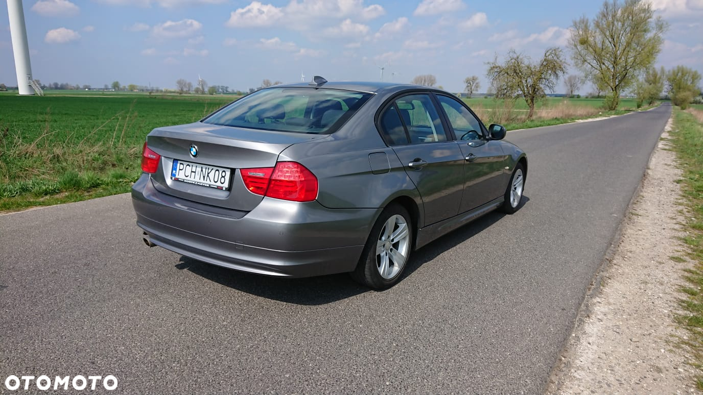 BMW Seria 3 320d - 4