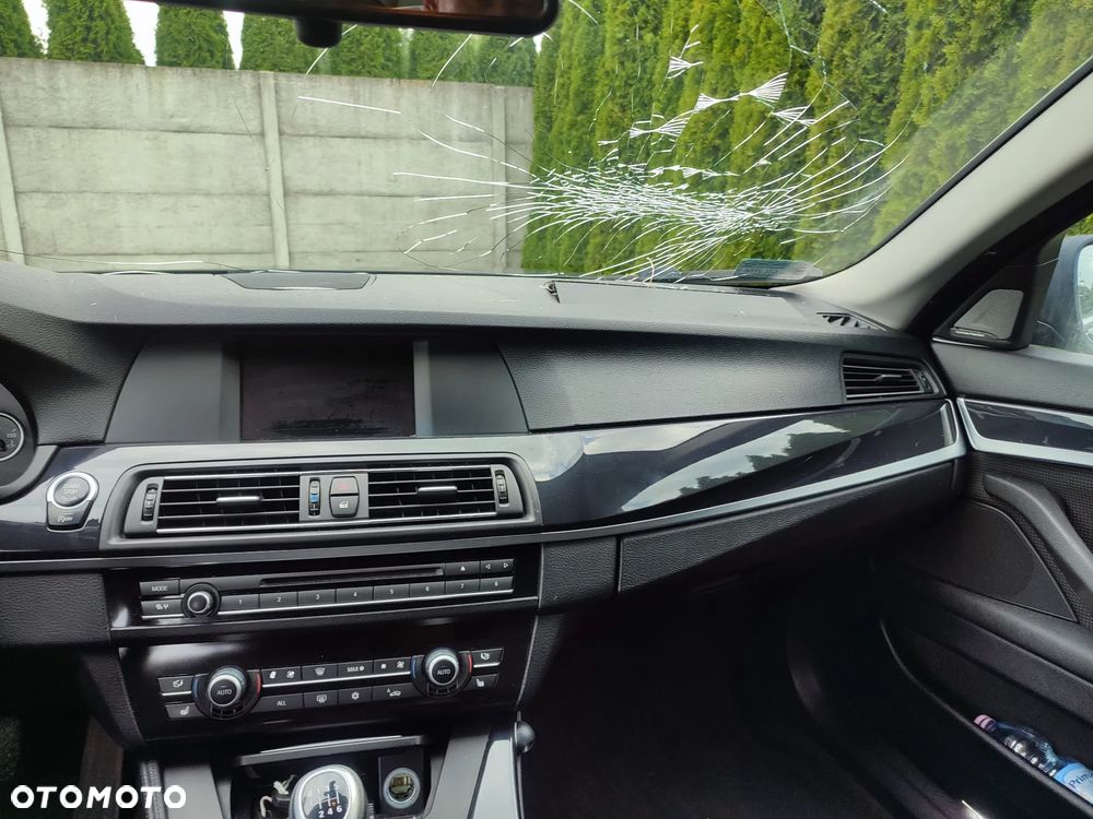 BMW Seria 5 520d Efficient Dynamics - 32