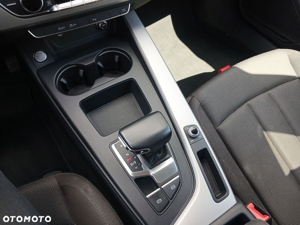 Audi A4 Limousine 35 TFSI S tronic - 13