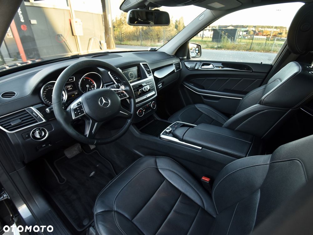 Mercedes-Benz GL 350 BlueTEC 4Matic 7G-TRONIC - 36