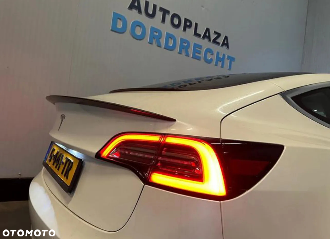 Tesla Model 3 Standard Reichweite Plus Hinterradantrieb - 19