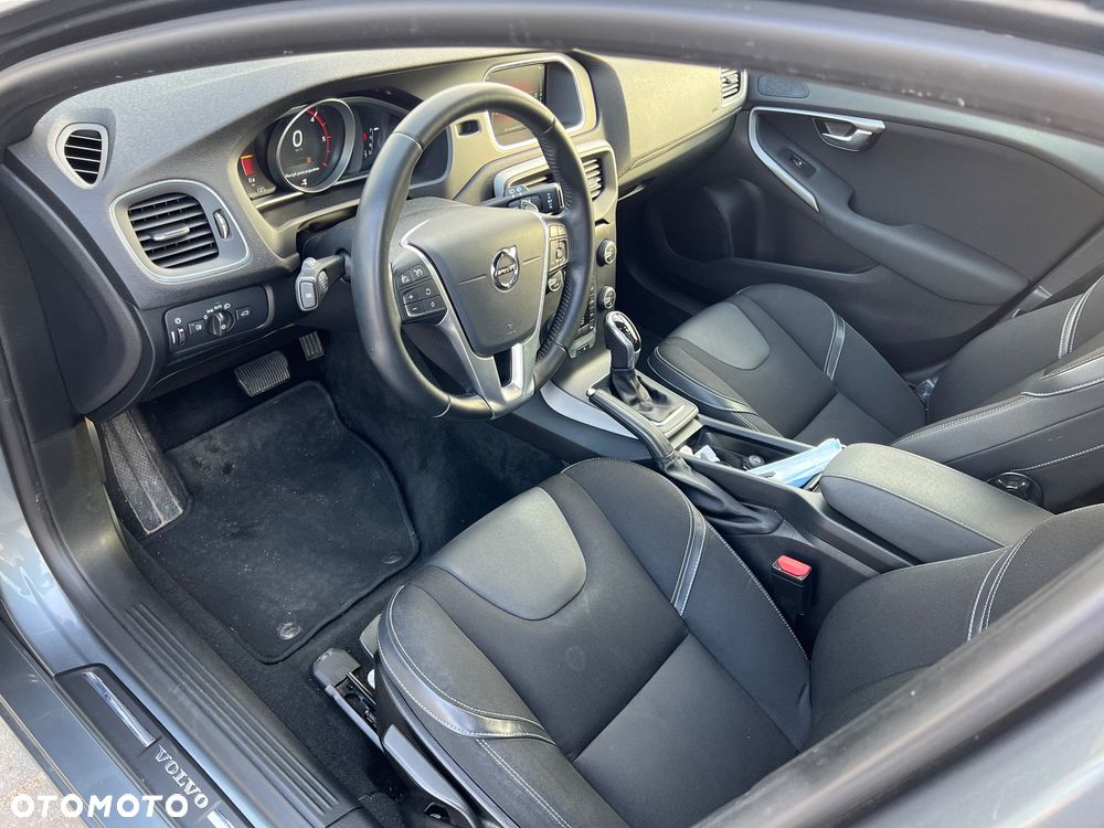Volvo V40 D4 Drive-E Momentum - 16