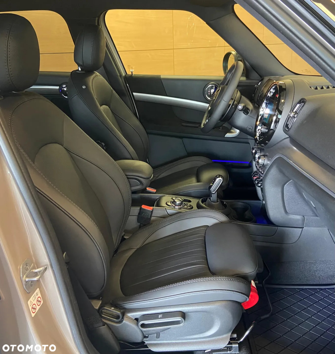 MINI John Cooper Works ALL4 sport - 8