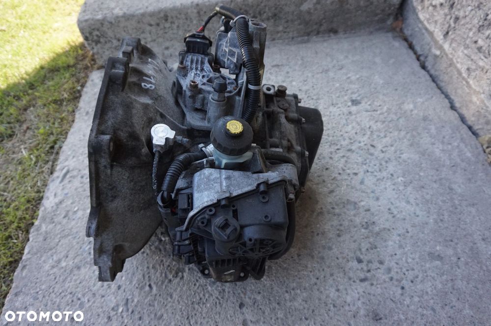 SKRZYNIA 1.2 PÓŁAUTOMAT OPEL CORSA D LW418 - 2