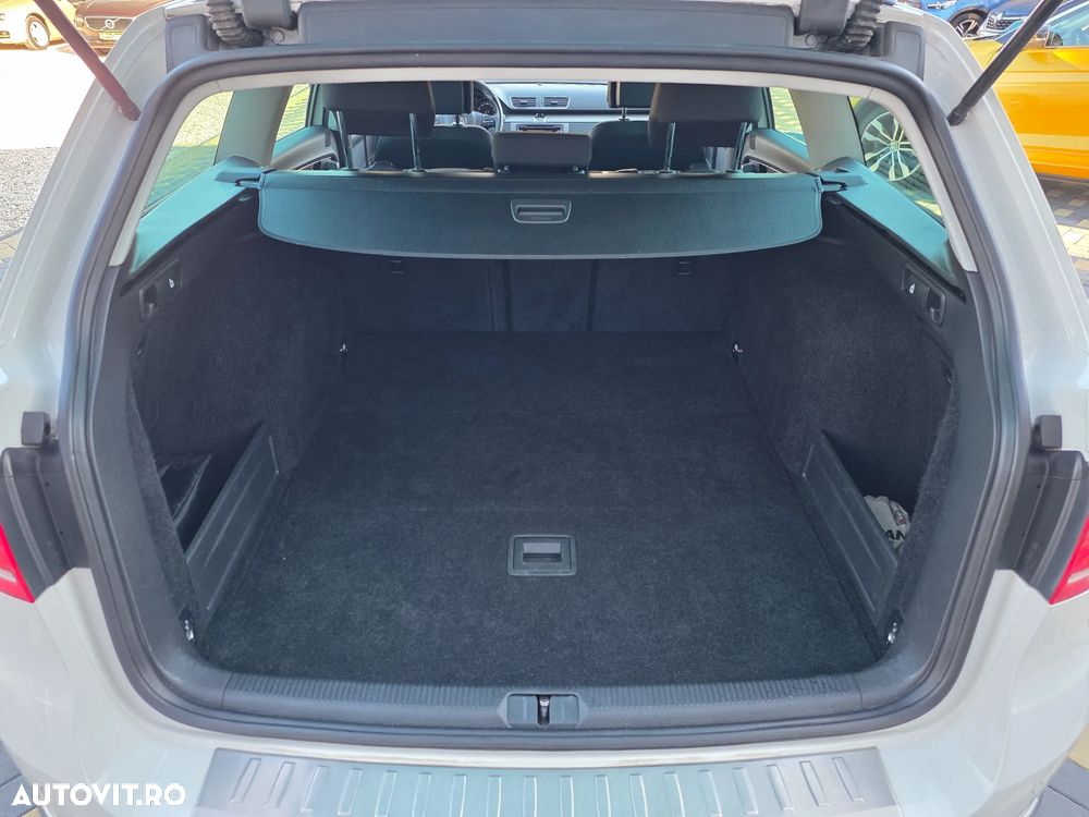 Volkswagen Passat Variant 1.4 TSI BlueMotion Technology R-Line - 16