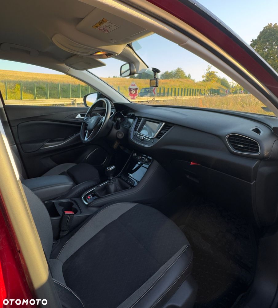 Opel Grandland X 1.2 T GPF Design Line S&S - 8