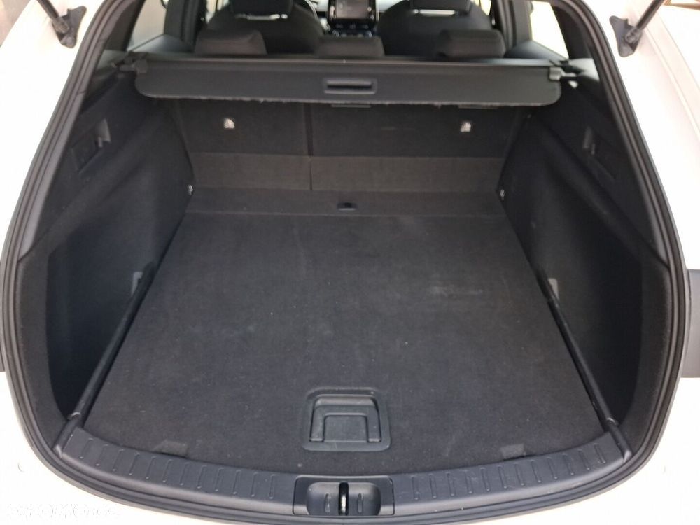 Toyota Corolla 1.8 Hybrid Comfort - 12