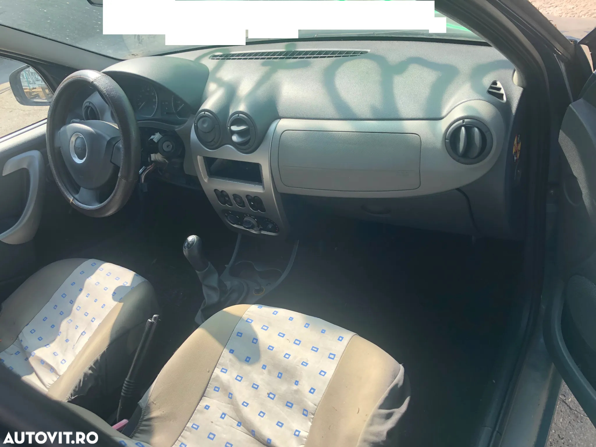 Dezmembrez Dacia Logan PH2 facelift 2011 1.4 benzina - 6