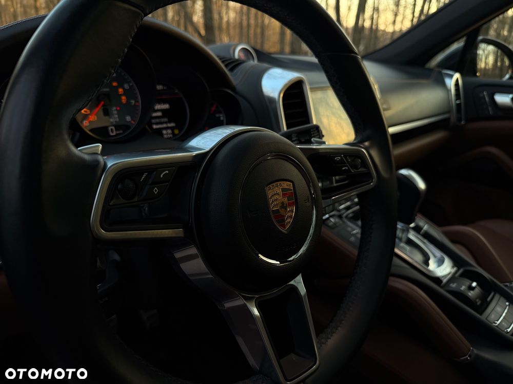 Porsche Cayenne S - 29