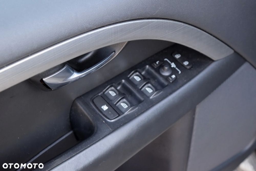 Volvo V70 D5 DPF Summum - 19