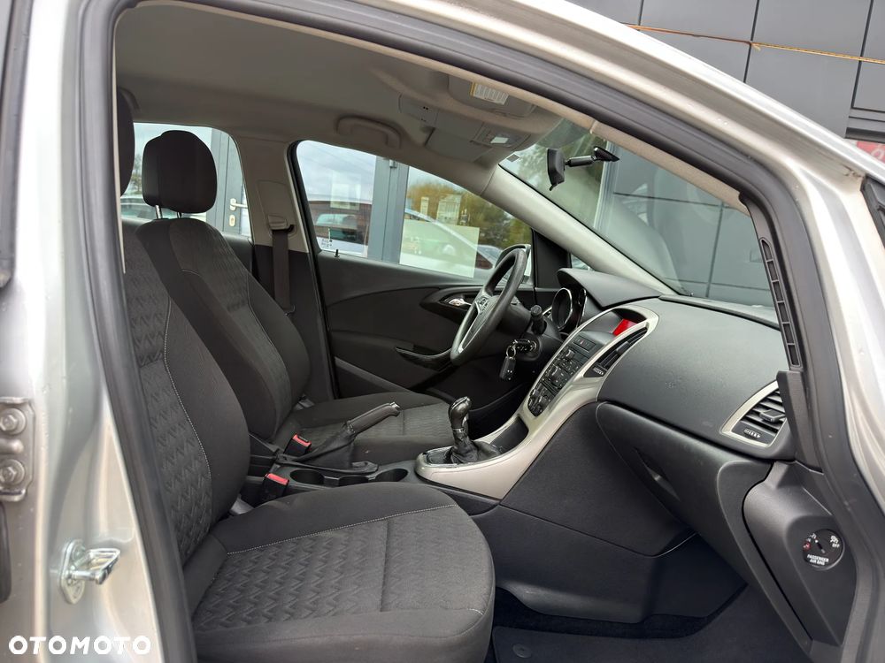 Opel Astra 1.6 Cosmo - 29