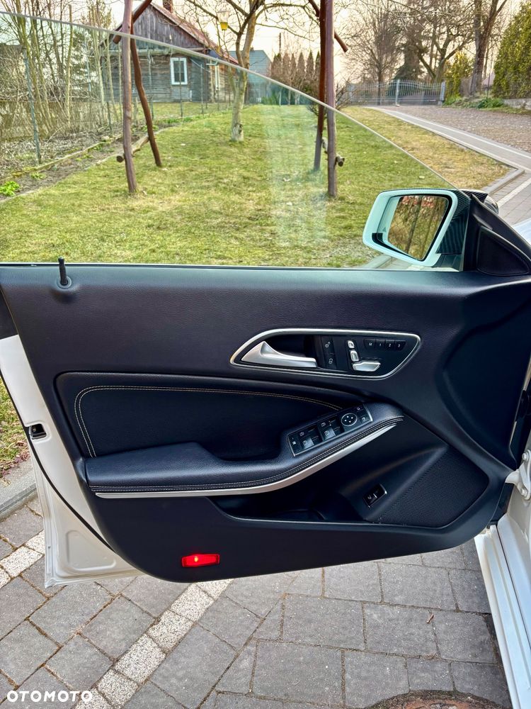 Mercedes-Benz CLA 250 4Matic 7G-DCT - 8