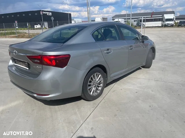 Toyota Avensis 1.8 Executive - 3