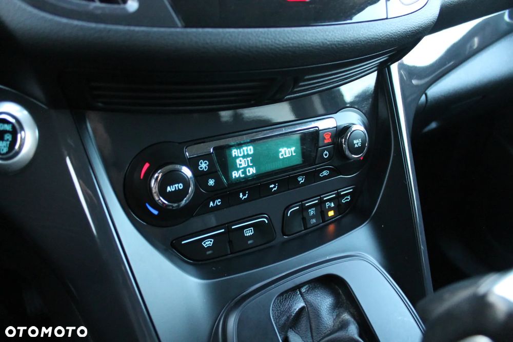 Ford Kuga - 37