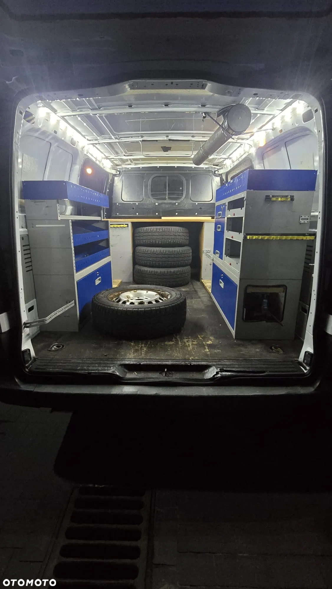 Mercedes-Benz Vito - 9