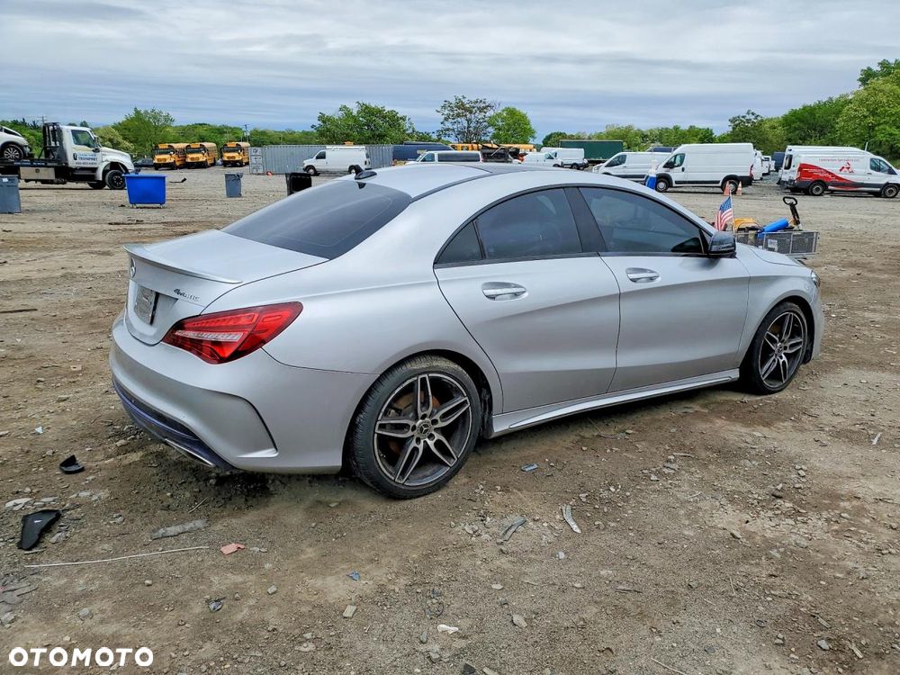 Mercedes-Benz CLA 250 4Matic 7G-DCT AMG Line - 4