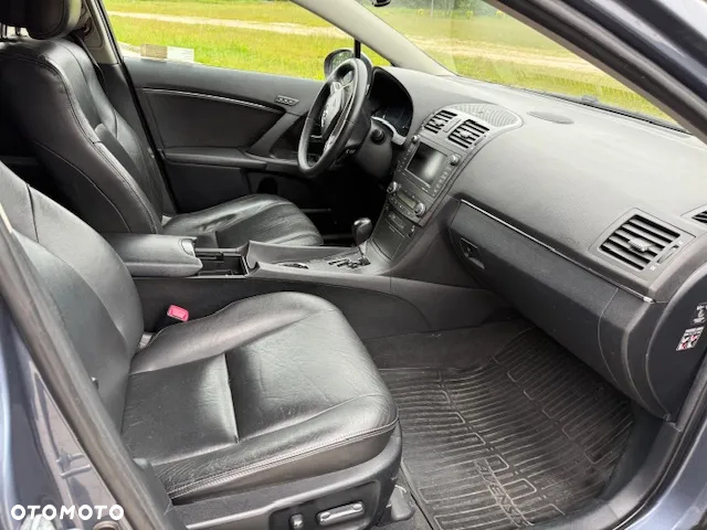 Toyota Avensis 2.2 D-4D Premium - 17