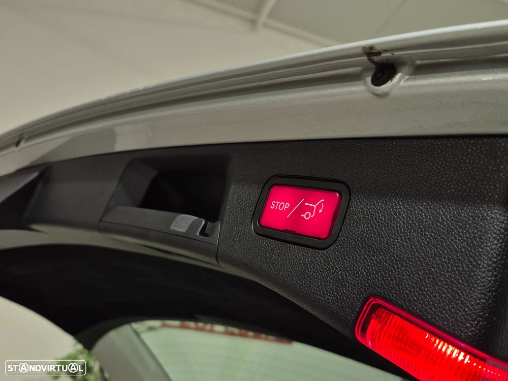 Mercedes-Benz E 300 Bluetec Hybrid Avantgarde - 51