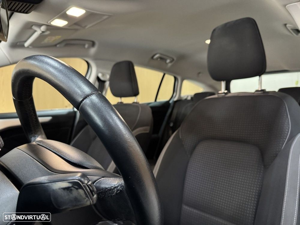 Ford Focus SW 1.5 TDCi EcoBlue ST-Line - 23