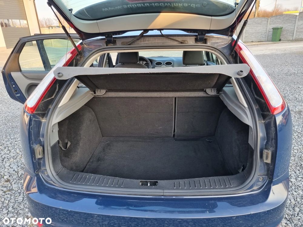 Ford Focus 1.6 16V Style - 8