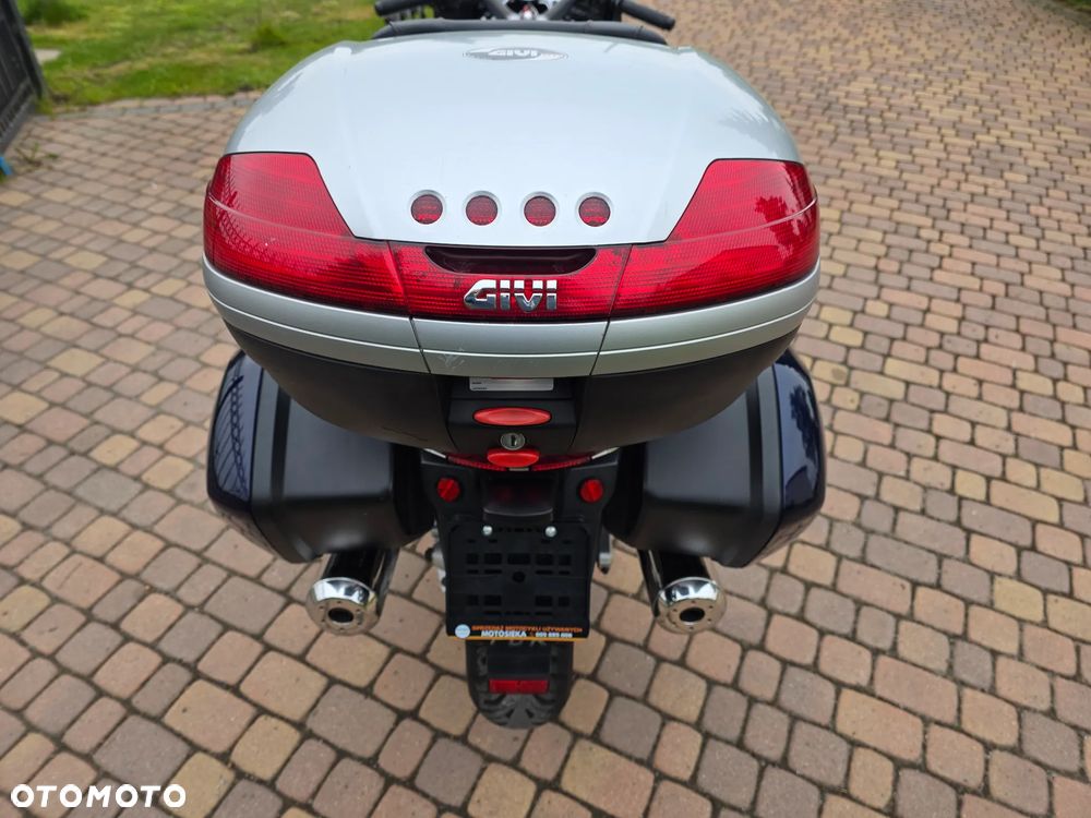 Yamaha FJR - 28