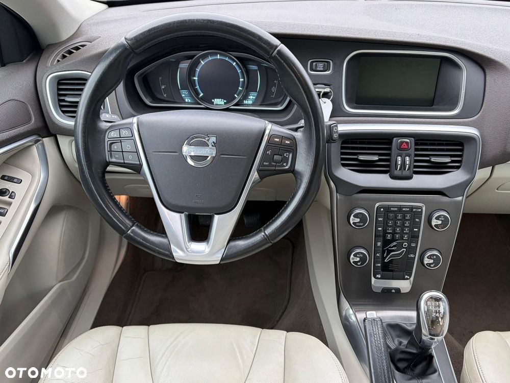 Volvo V40 D2 Summum - 14