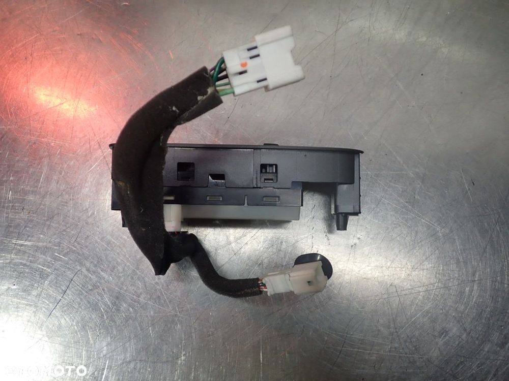PANEL STEROWANIA SZYBY PASAŻERA INFINITI M37X 25411-1MA0A - 2