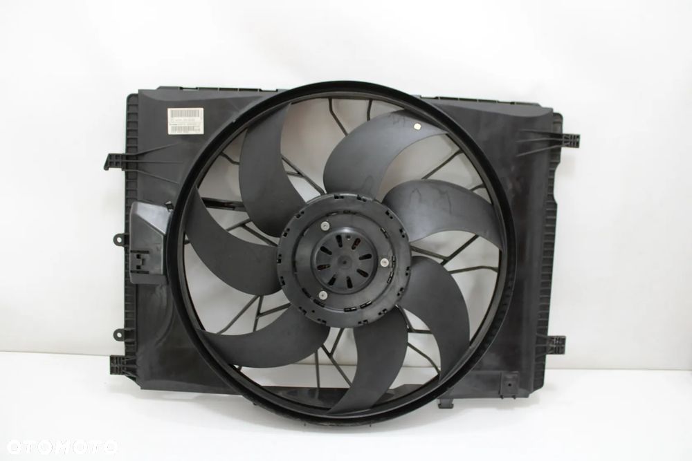 Wentylator chłodnicy OE Mercedes CLS W218 C218 A2045000293 A2045400788 - 2