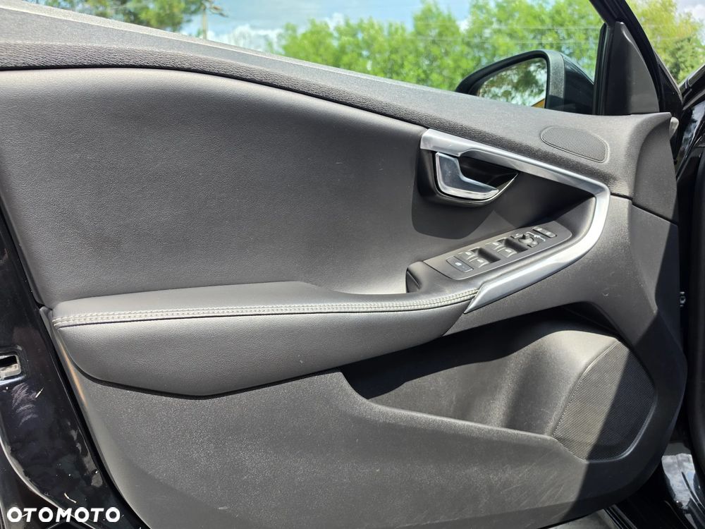 Volvo V40 D2 - 9