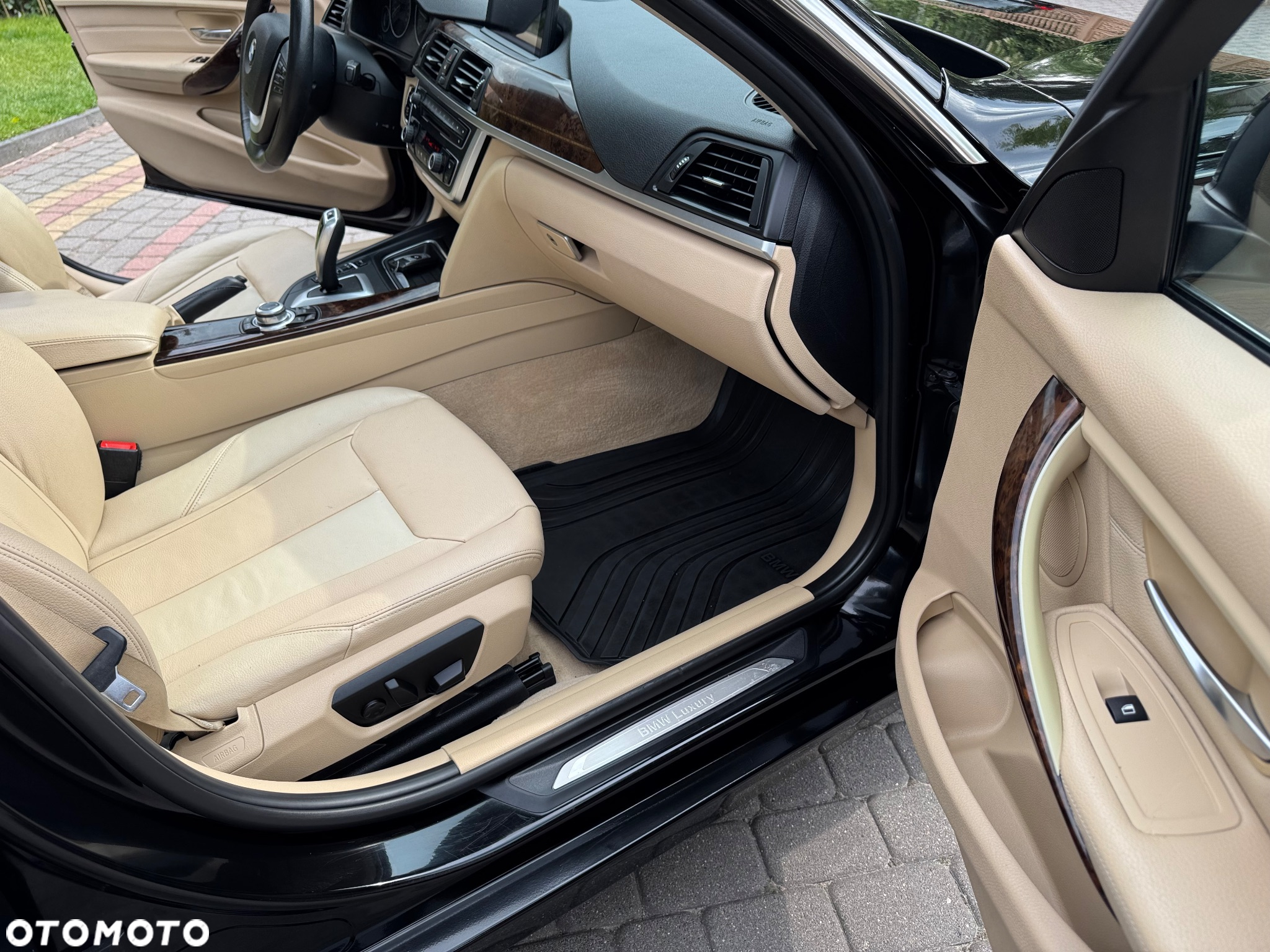 BMW Seria 3 328i Luxury Line - 12