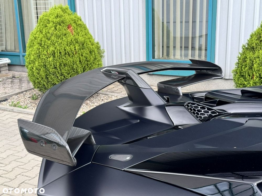 Lamborghini Aventador - 15