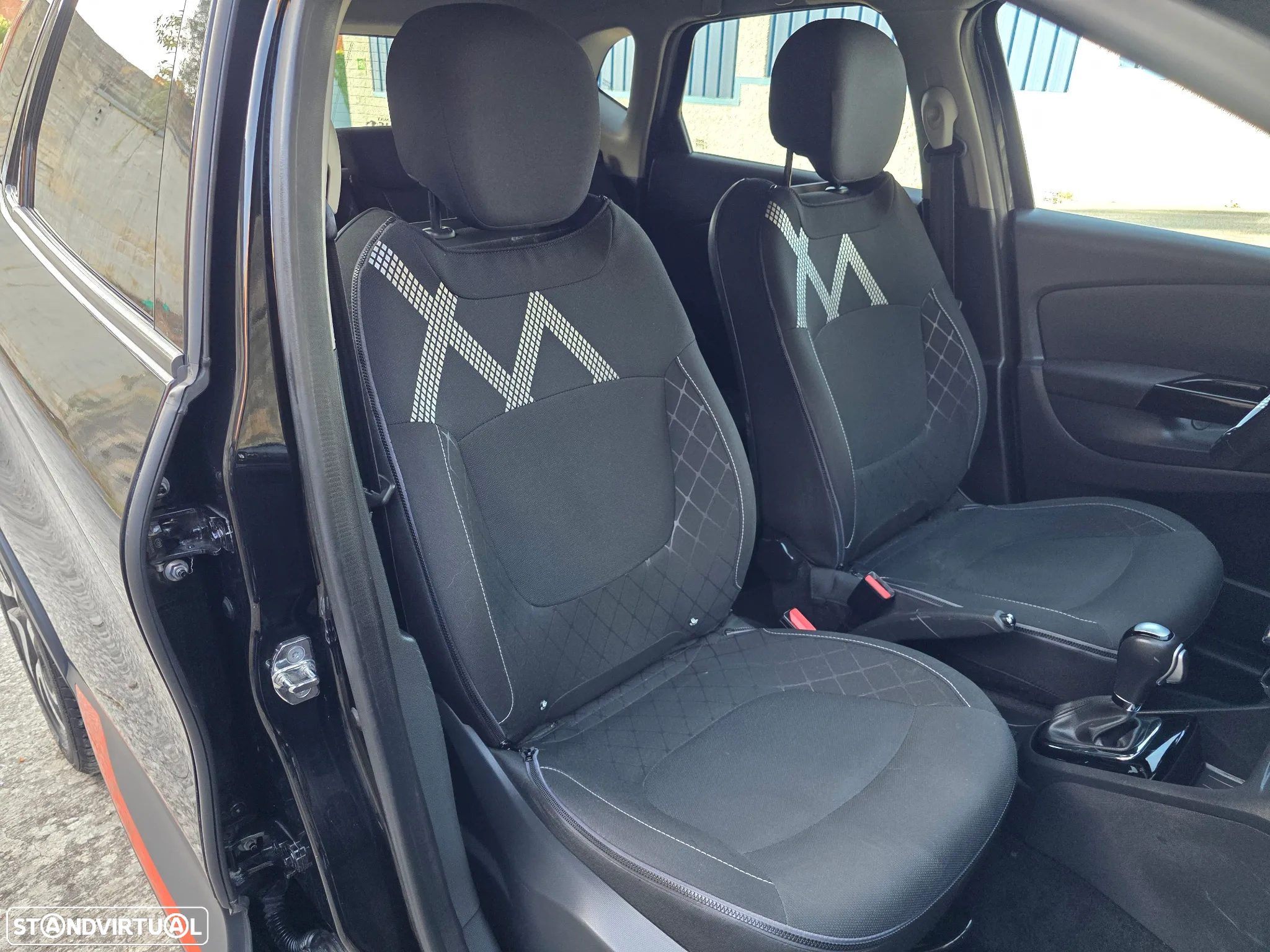 Renault Captur 1.5 dCi Exclusive EDC - 15