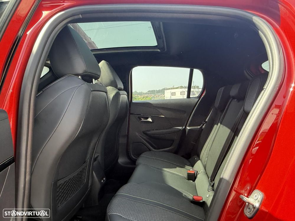 Peugeot e-208 GT - 41