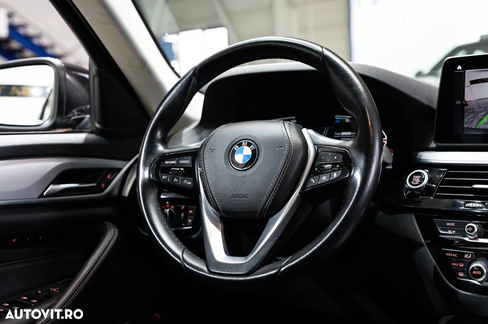 BMW Seria 5 520d Aut. Luxury Line - 15