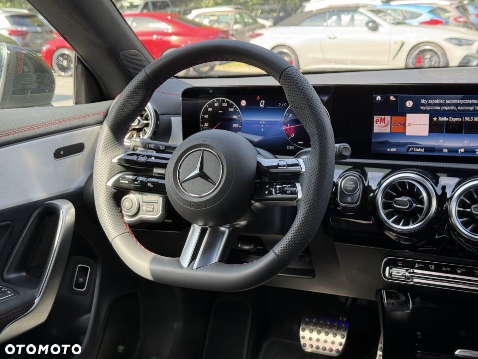 Mercedes-Benz CLA - 12