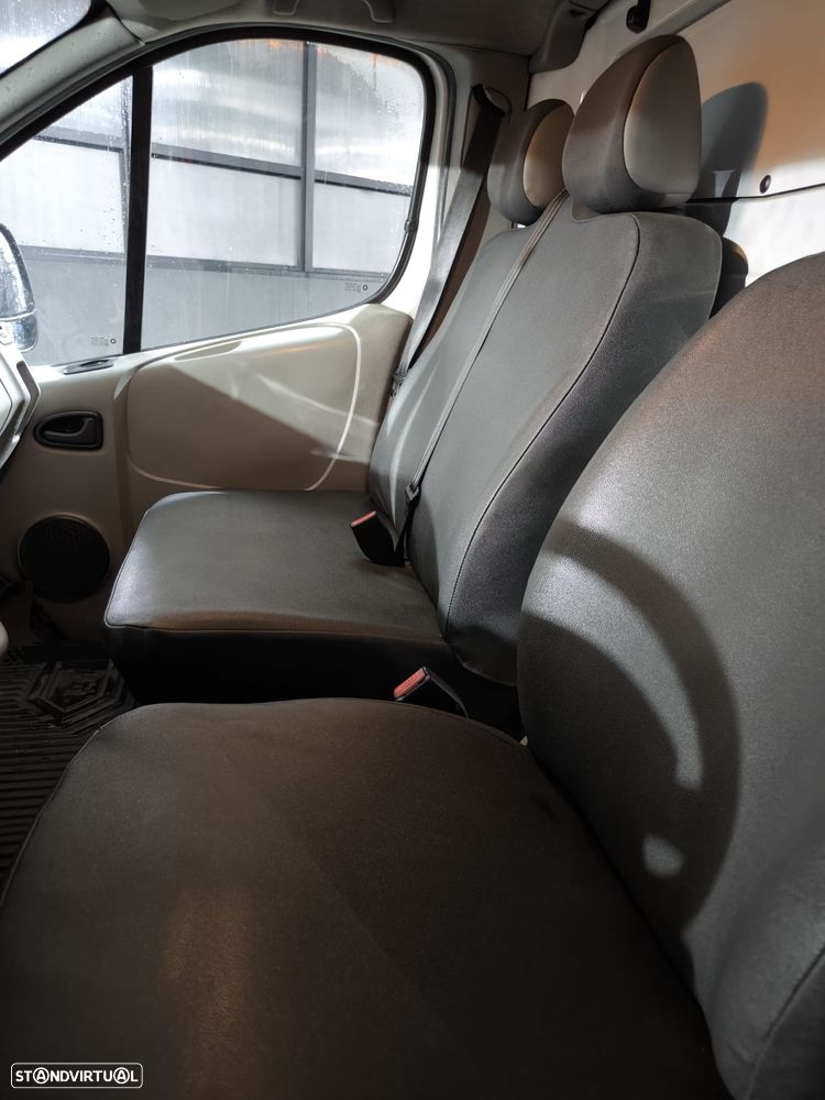 Opel vivaro 2200 cdti - 6