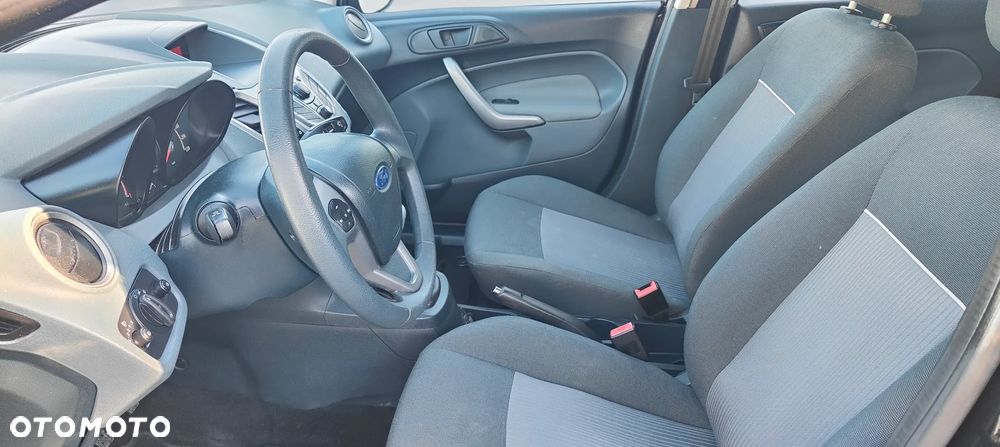 Ford Fiesta - 33