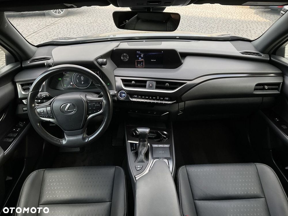 Lexus UX - 9