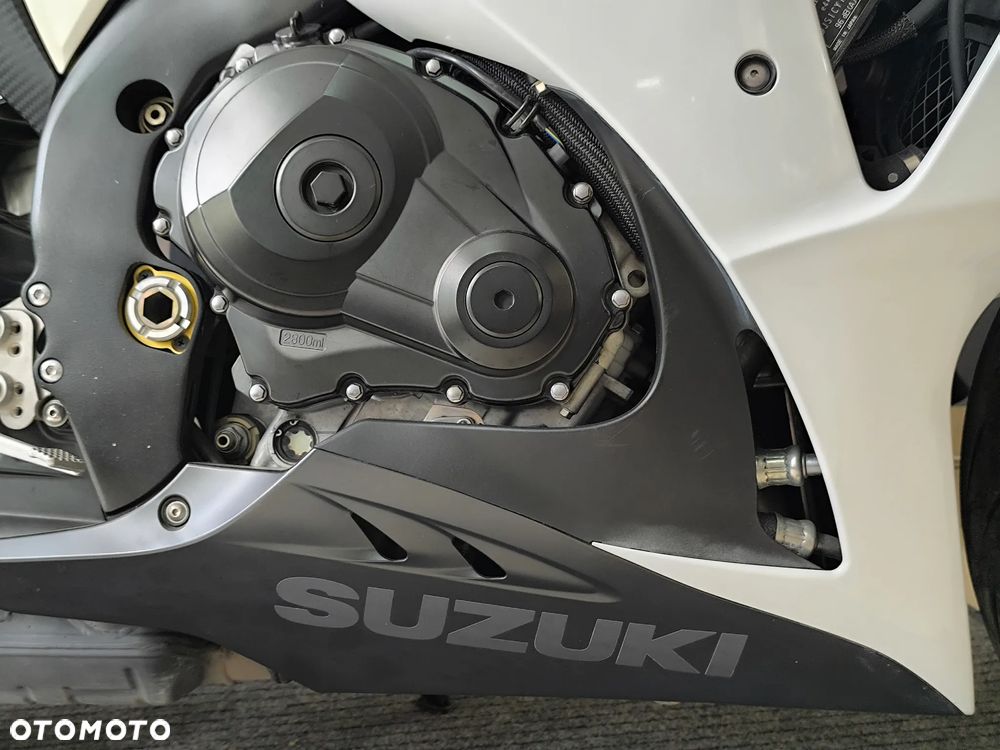Suzuki GSX-R - 6