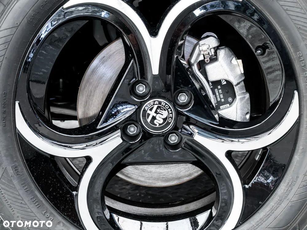 Alfa Romeo Junior ver-1-2-mhev-ibrida-q4-edct - 10