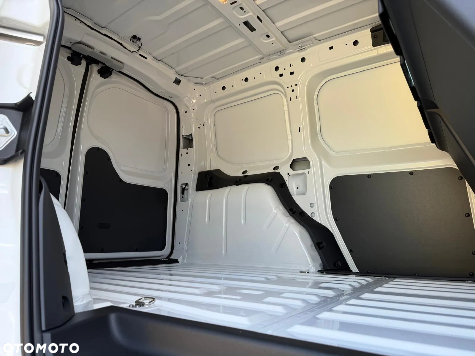 Volkswagen Caddy - 10