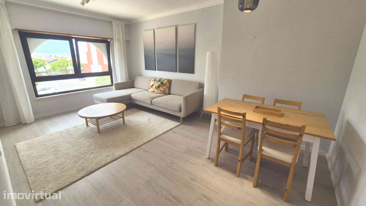 T2 Luminoso, Mobilado e Renovado | Nova SBE | 5 min Praia Carcavelos - Grande imagem: 3/15