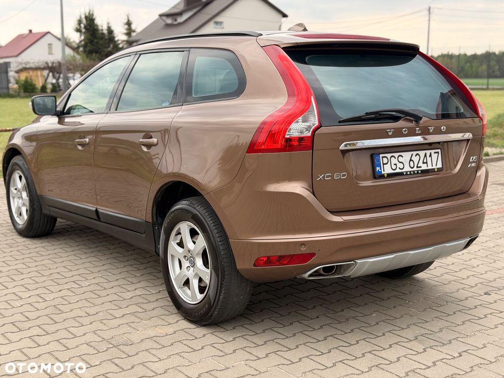 Volvo XC 60 D5 AWD Momentum - 3