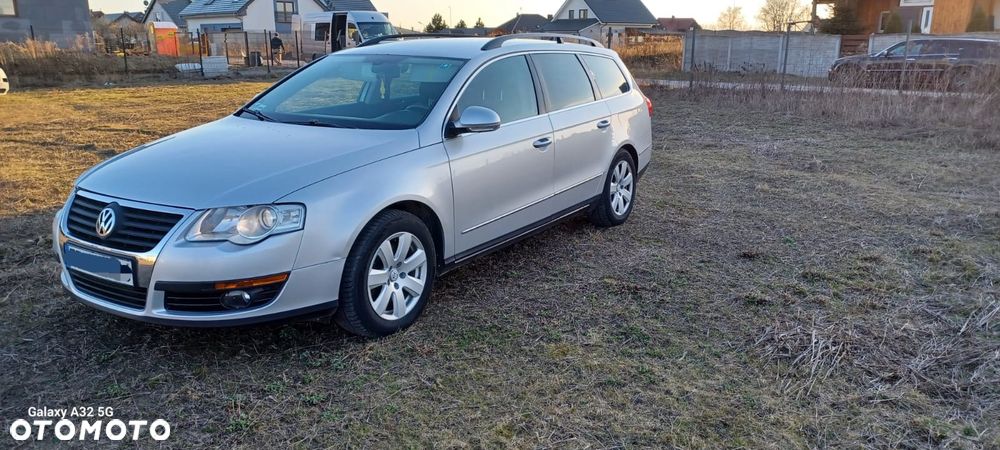 Volkswagen Passat 2.0 TDI DPF BlueMot Trendline - 2