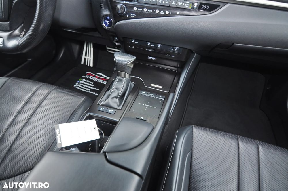 Lexus Seria ES 300h F Sport - 20