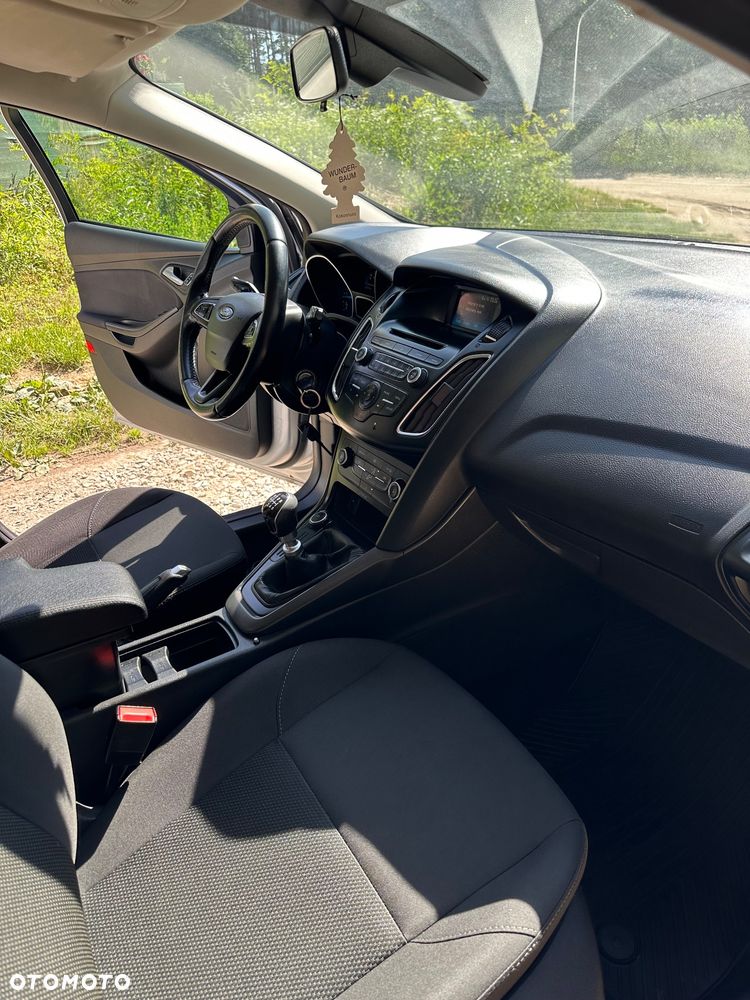 Ford Focus 1.5 TDCi SYNC Edition - 15