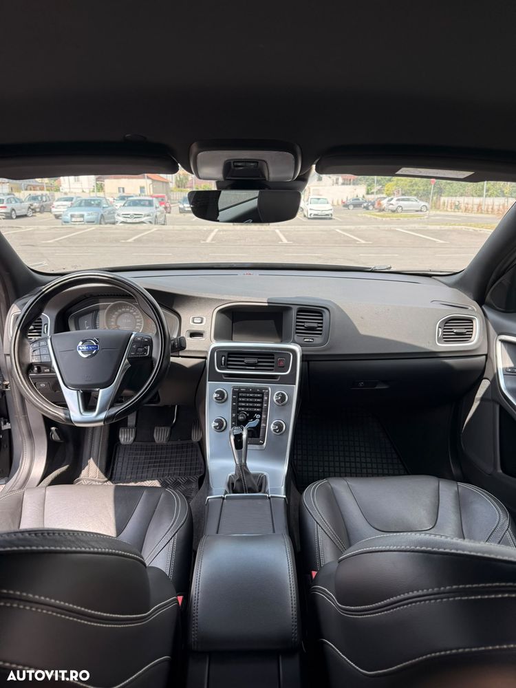 Volvo S60 D2 Momentum - 6