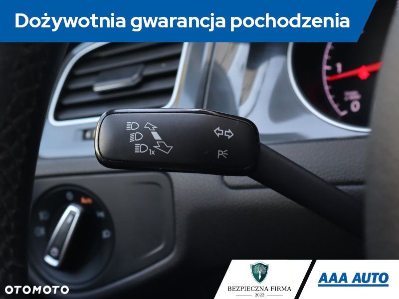 Volkswagen Golf - 22