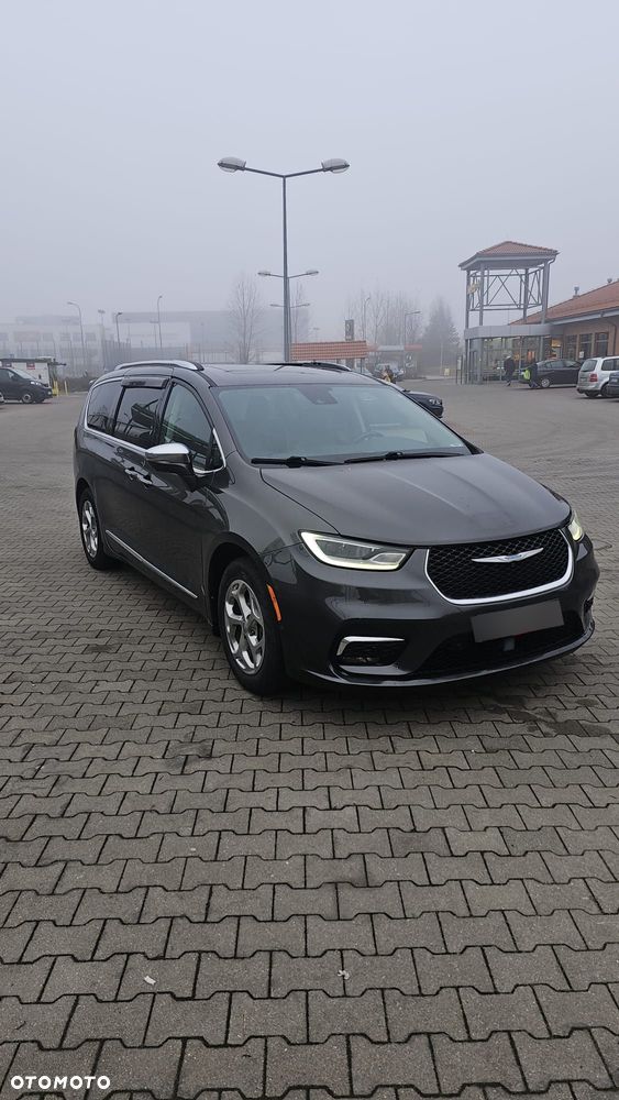 Chrysler Pacifica - 8